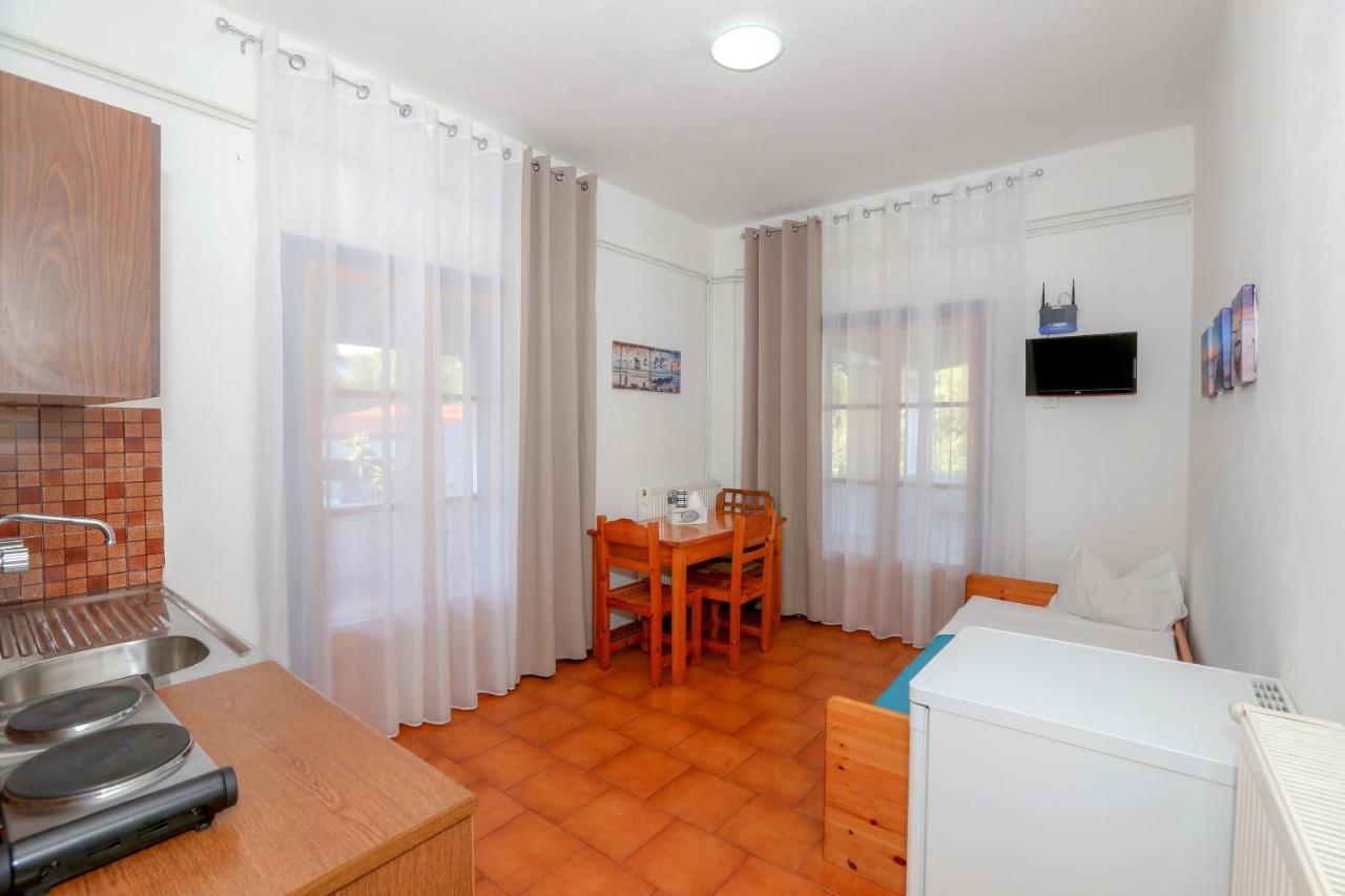 Athina Apartments Kato Korakiana Eksteriør bilde